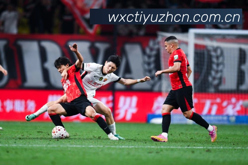 尤文锁定十九岁后卫格勒洛完成续约新合同至二零二八年成长观察:最新赛事动态与深度分析 尤文锁定十九岁后卫格勒洛完成续约新合同至二零二八年成长观察:最新赛事动态与深度分析